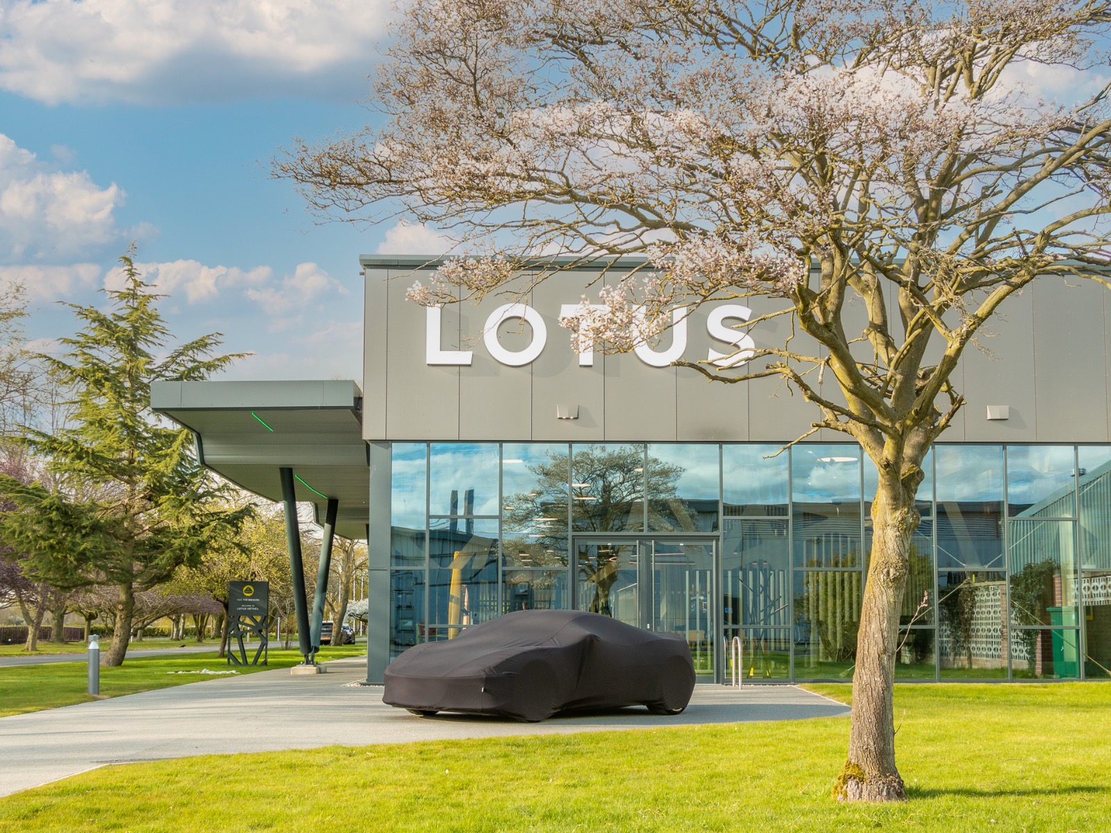 Click to read Specialised Covers and Lotus partnership 