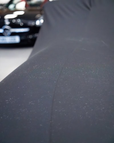 A close up of dust protection on an Indoor Lite cover.