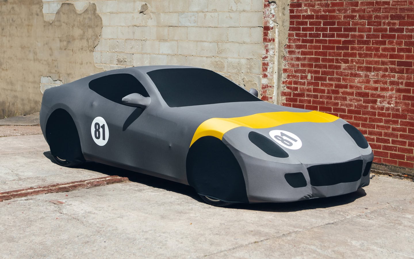 A bespoke Indoor Silhouette on a Ferrari 599 with a custom livery.